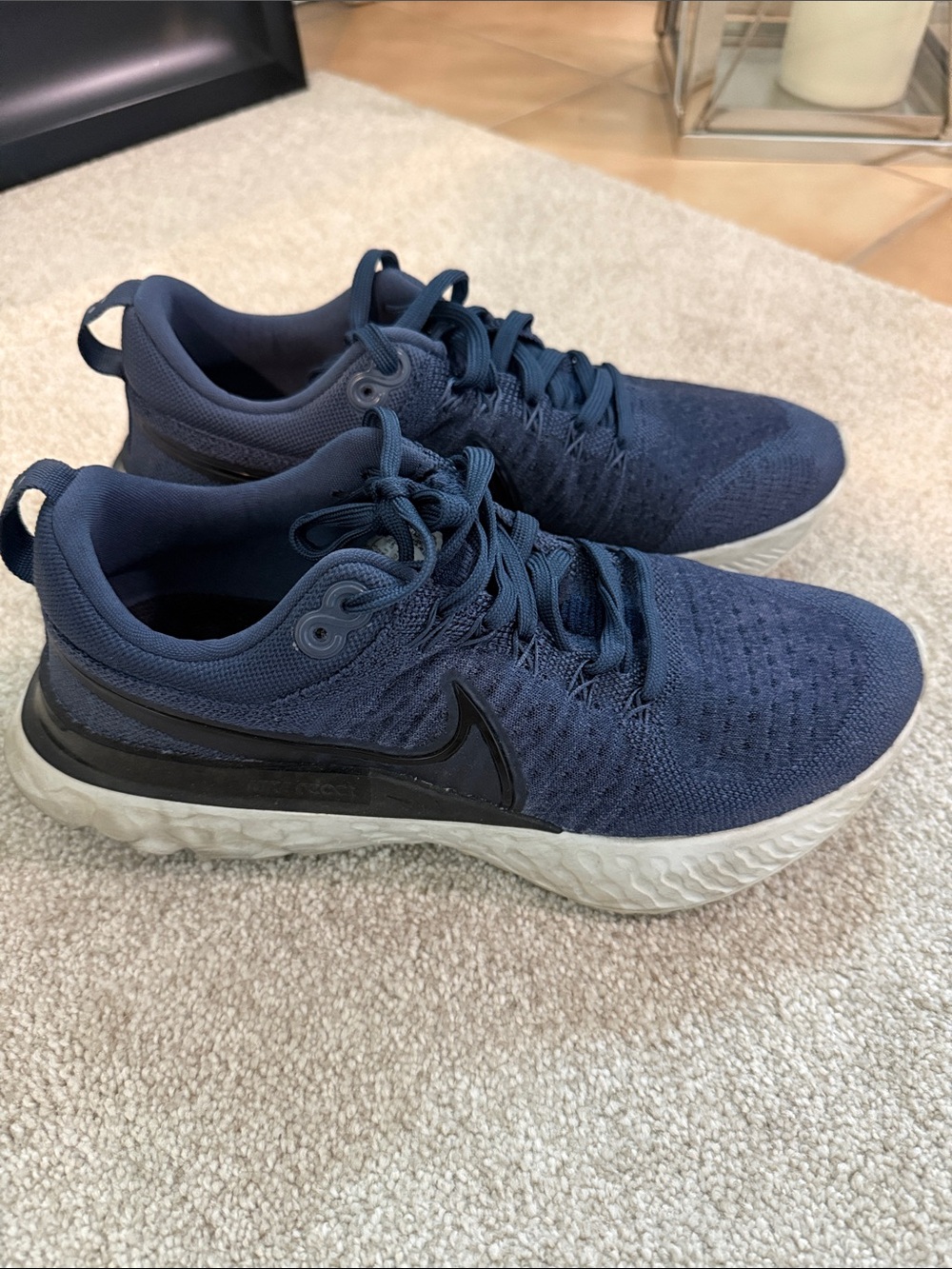 Men’s Nike React Rub Navy Athletic Knit Running Shoes with Black Swoosh Size 8.5